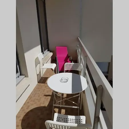 Hypercentre De Reims 4 Chambres 12 Couchages *